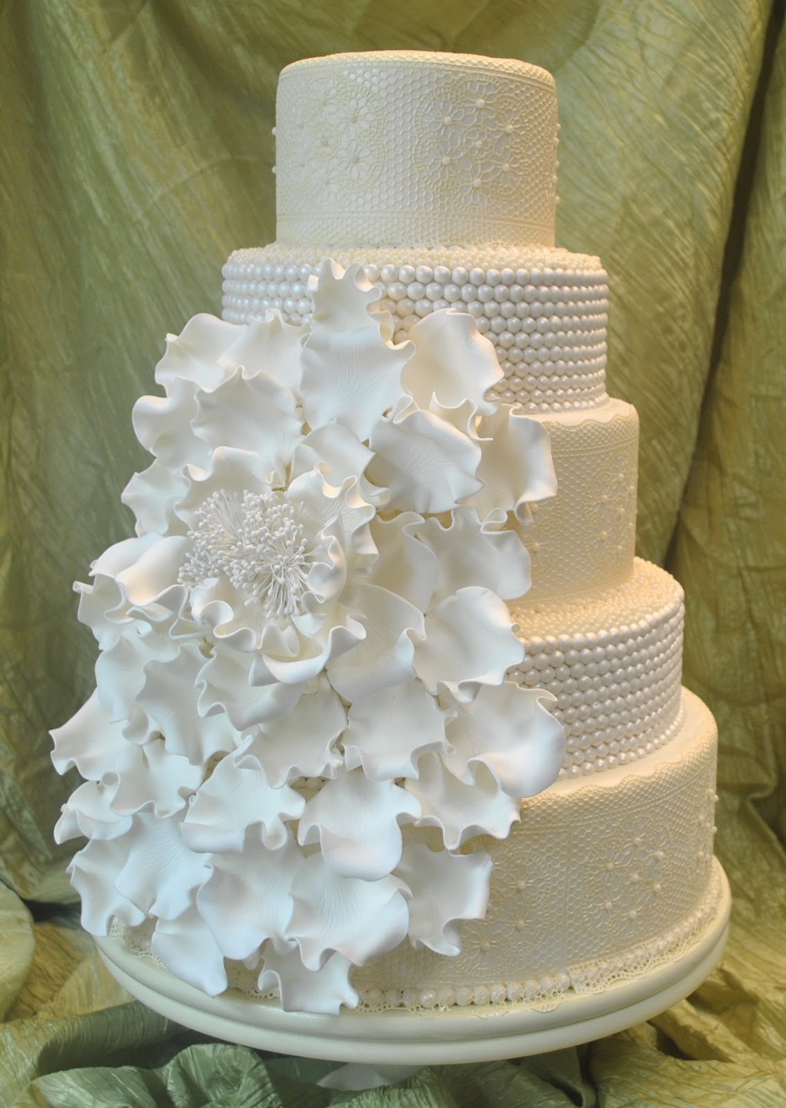 Lace and Pearls Wedding Cake Flowers