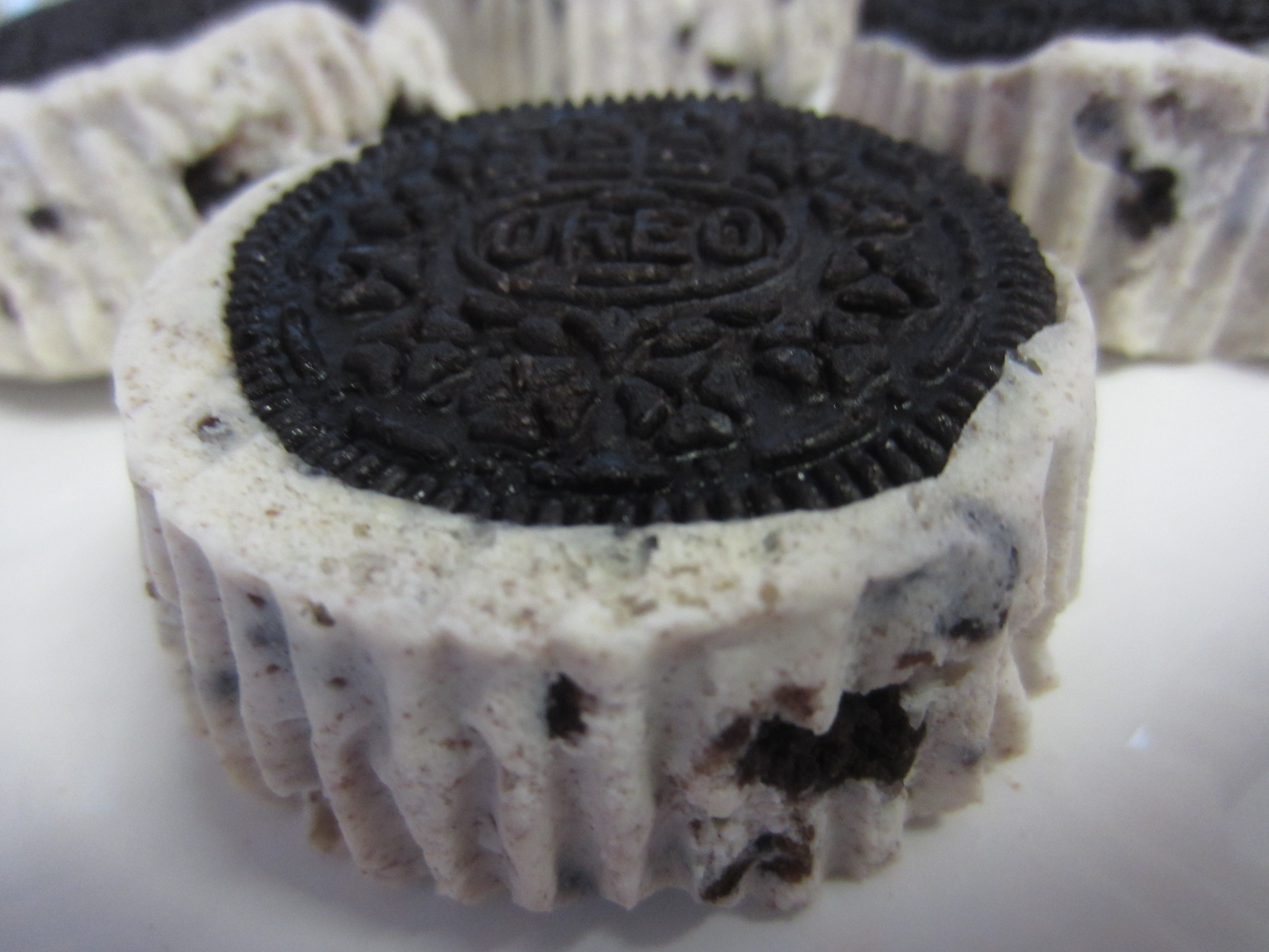 Mini Oreo Cheesecake Cupcakes