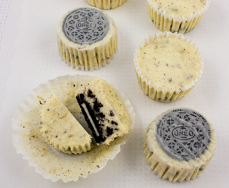 Oreo Cookies and Cream Cheesecake Cupcakes