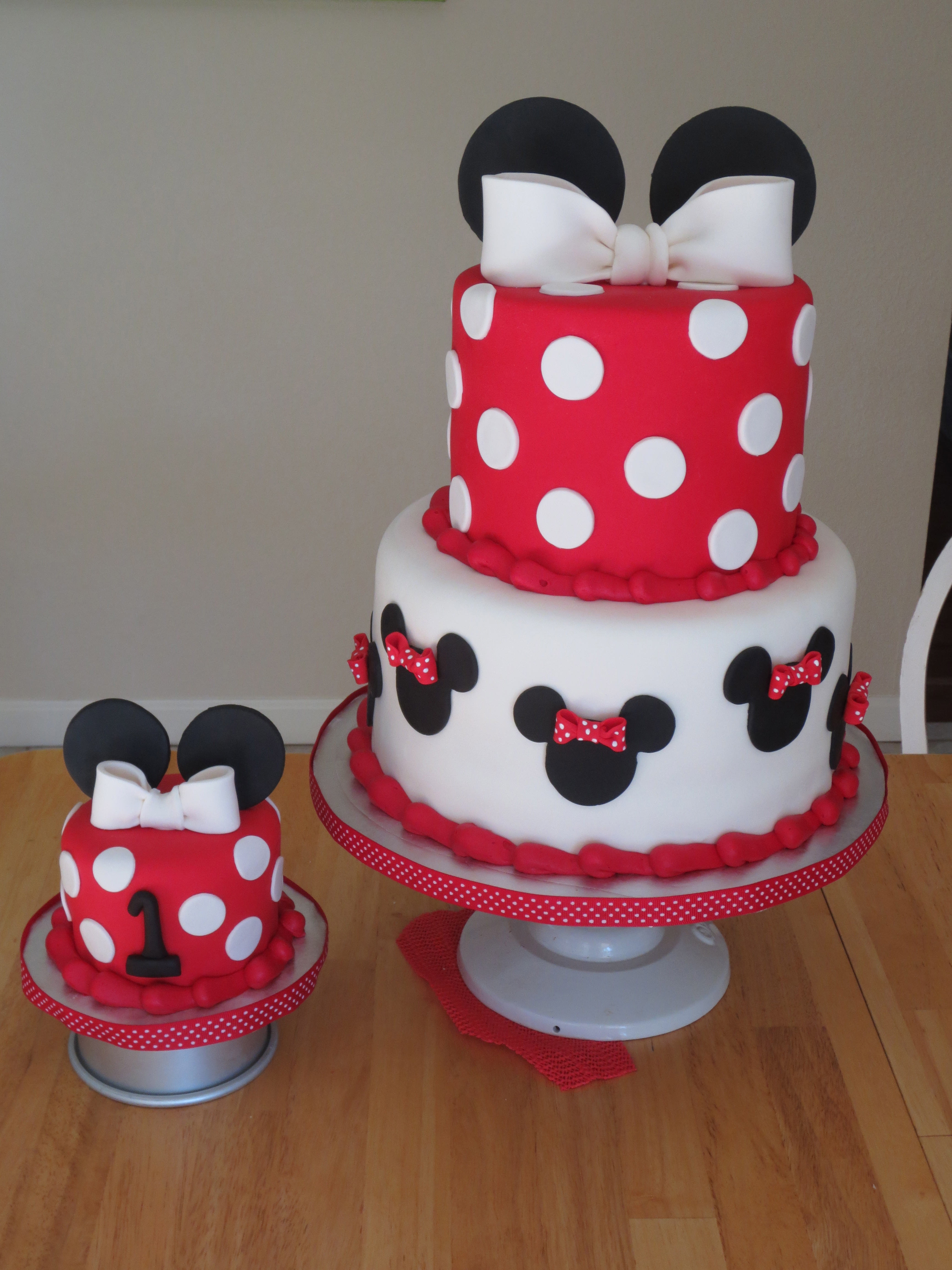 Red Minnie Mouse Smash Cake