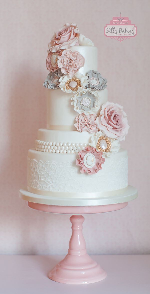 Romantic Vintage Wedding Cake