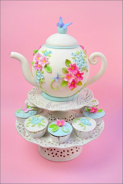 Tea Pot Cake