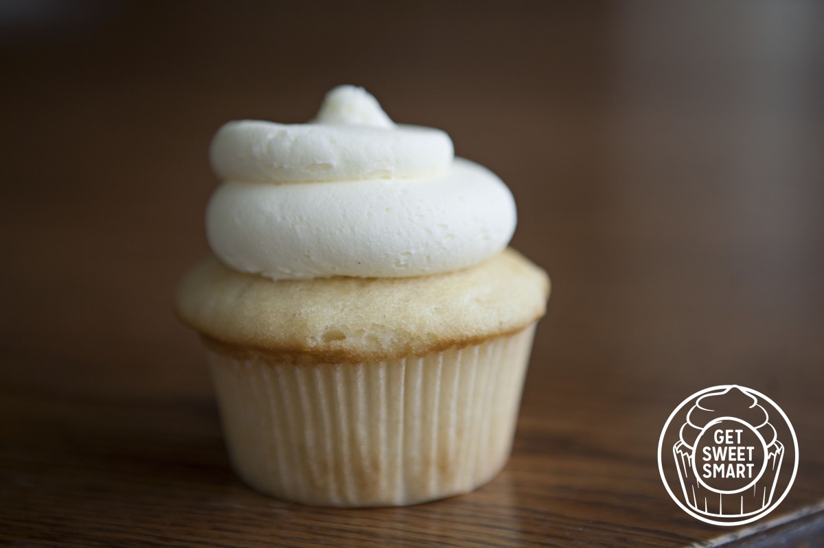 Vanilla Cupcakes with Cream Cheese Frosting