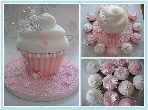 Vintage Giant Cupcake Cake