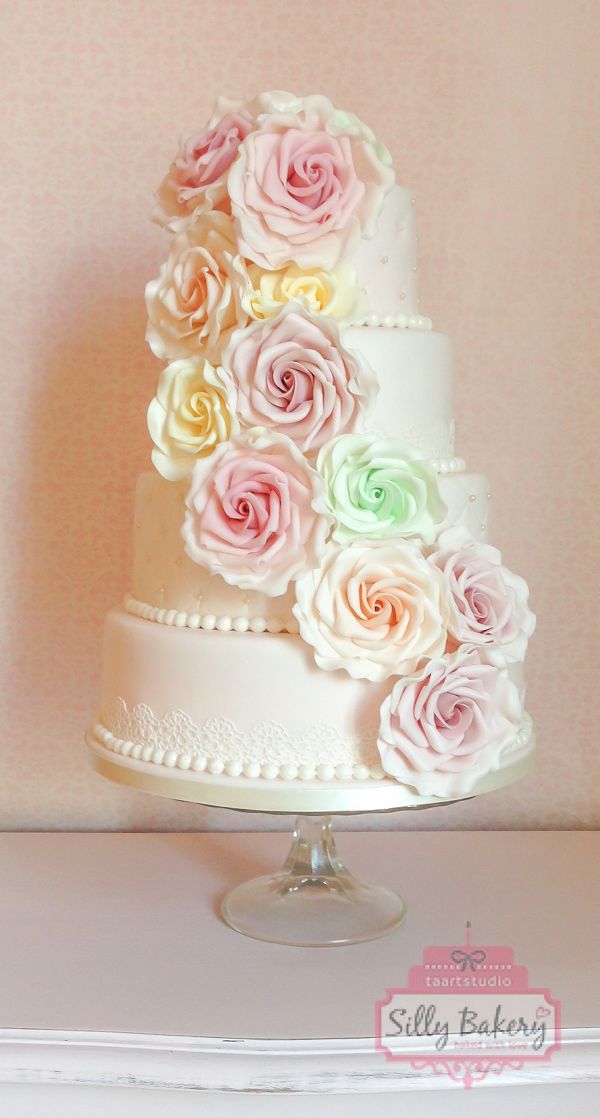 Vintage Wedding Cake with Flowers