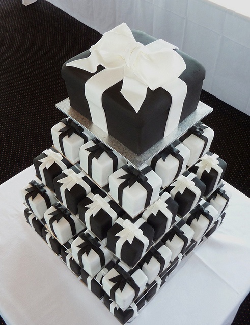 Black and White Wedding Cupcakes