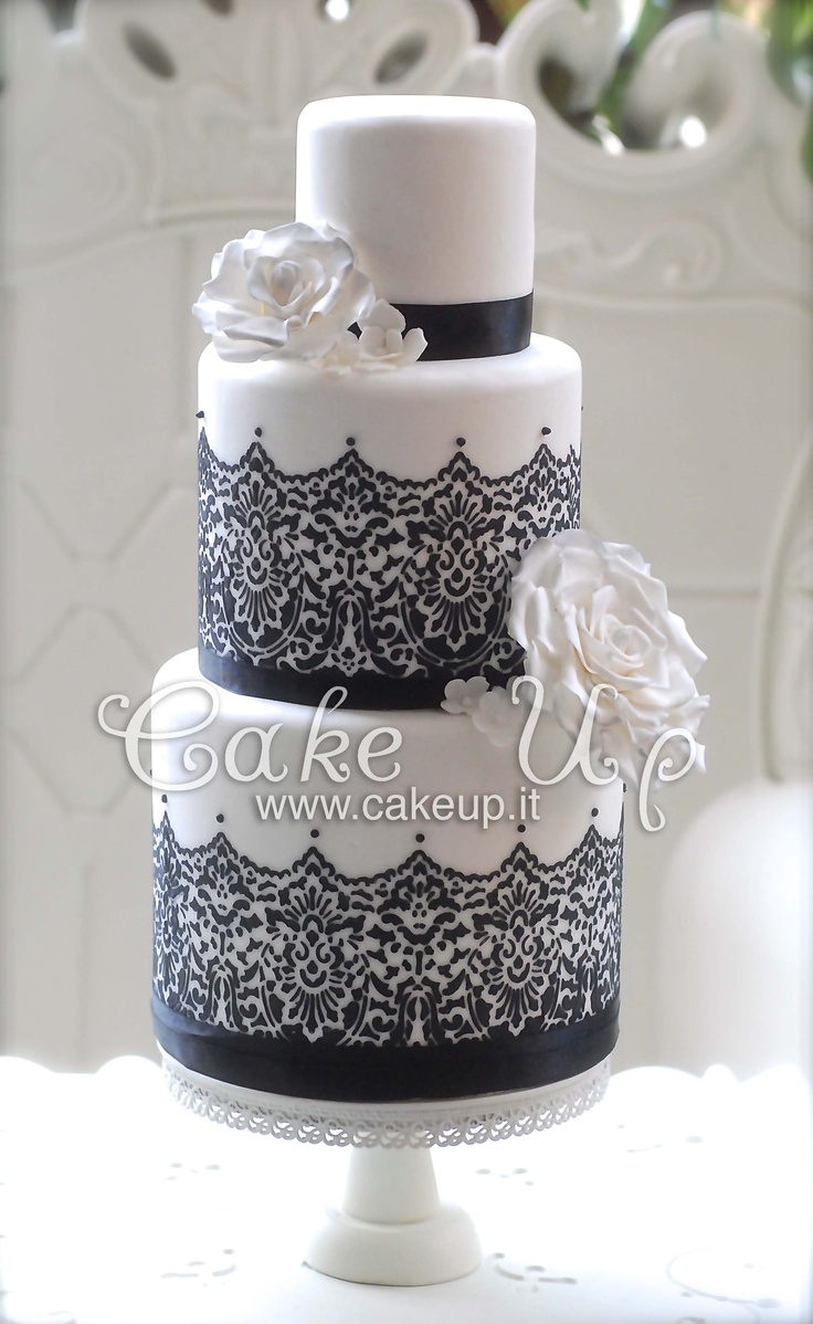 Black Lace White Wedding Cake