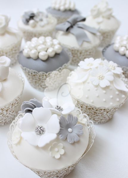 Blue and White Wedding Cake Cupcakes