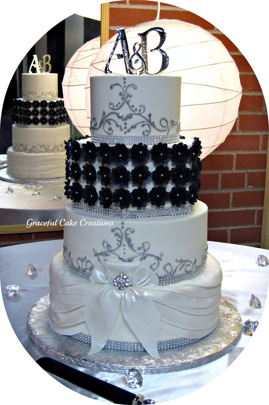 Elegant Black and White Wedding Cake