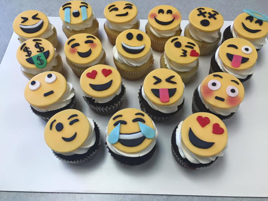 Emoji Cupcake Cake Emoji Cupcake Cake
