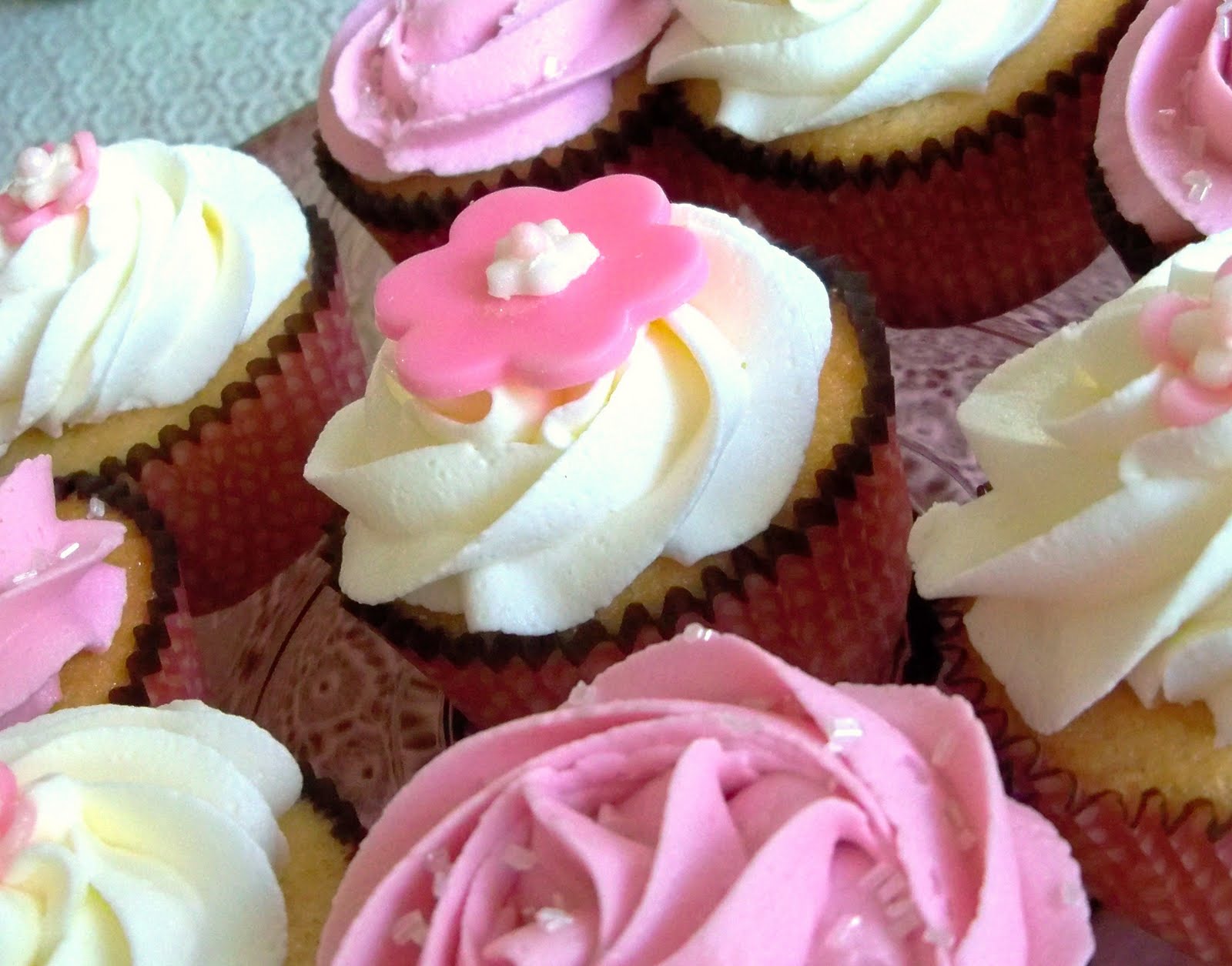 Fancy Happy Birthday Cupcakes