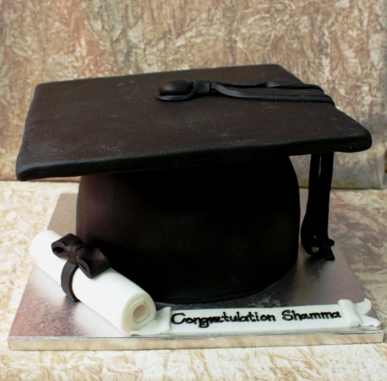 Graduation Hat Cake