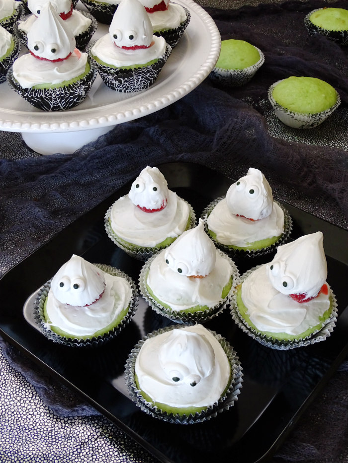 Halloween Ghost Cupcakes Halloween Ghost Cupcakes