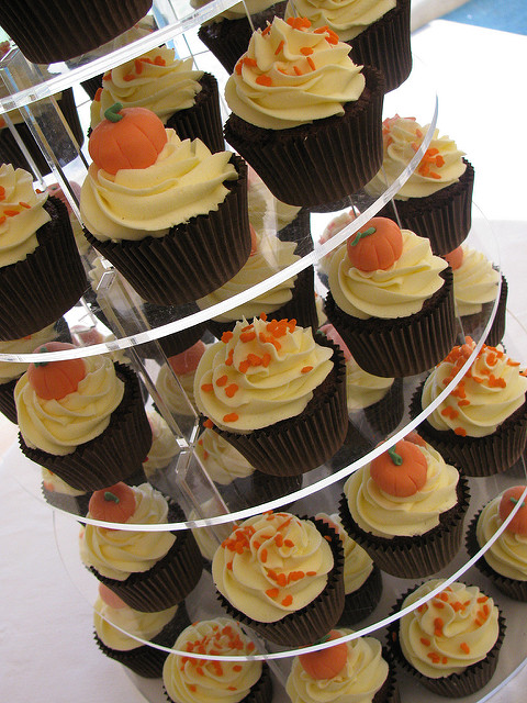 Halloween Wedding Cake Cupcakes