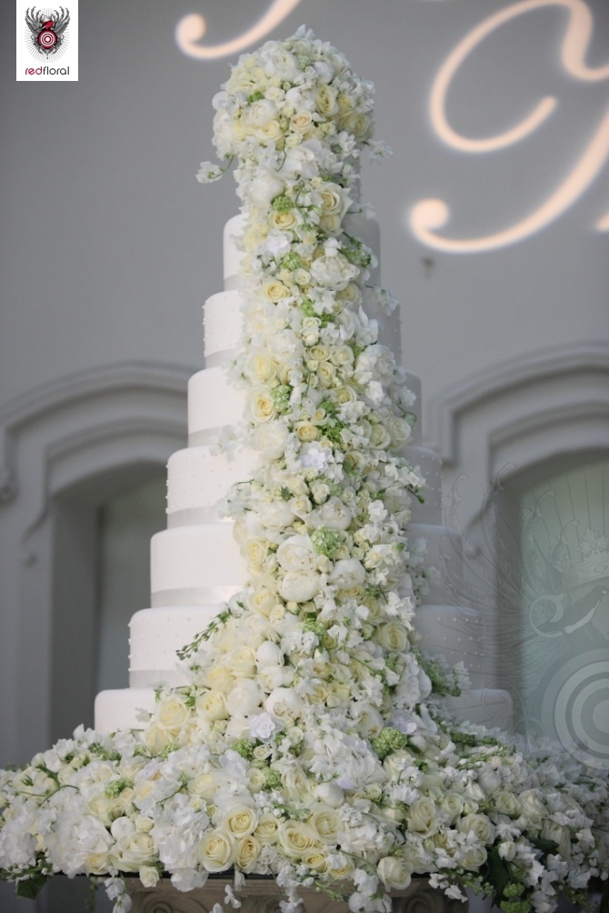 Huge Flower Wedding Cake