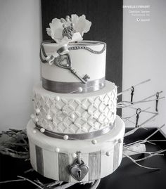 Key to My Heart Wedding Cake