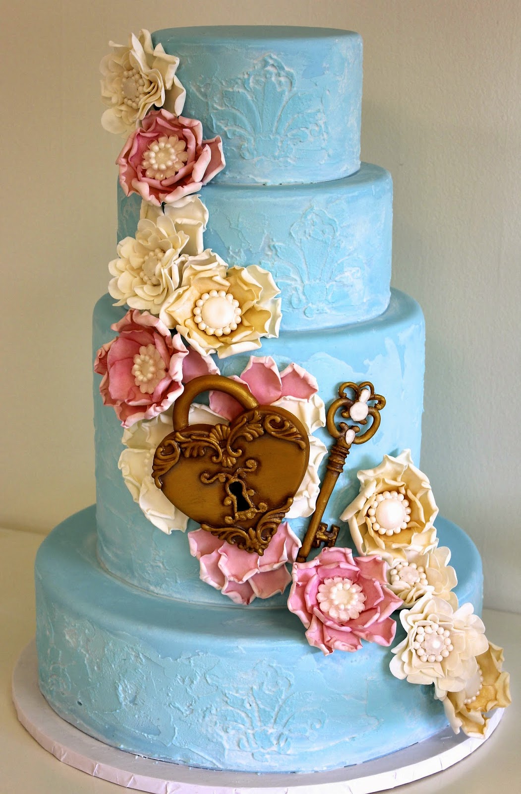 Key to My Heart Wedding Cake