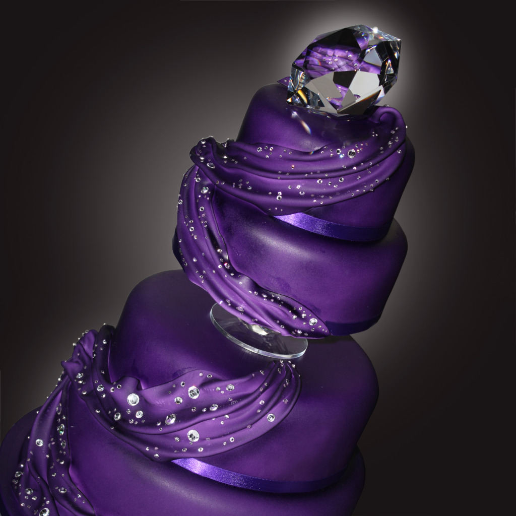12 Photos of Purple Engagement Cakes