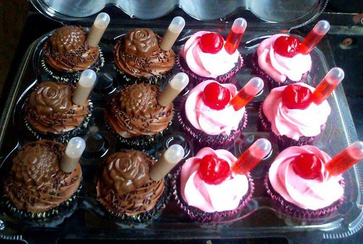 12 Photos of Liquor Infused Cupcakes With Pipettes 12 Photos of Liquor Infused Cupcakes With Pipettes