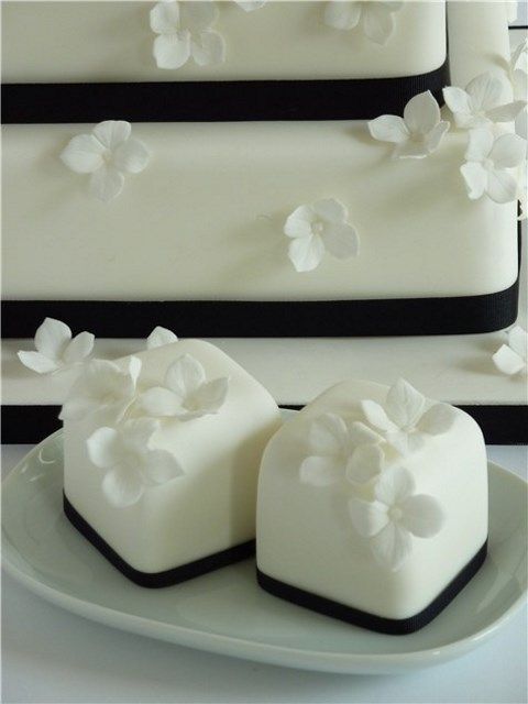 Small Individual Wedding Cakes