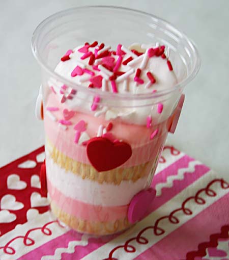Valentine's Day Parfait Treats for School Parties Valentine's Day Parfait Treats for School Parties