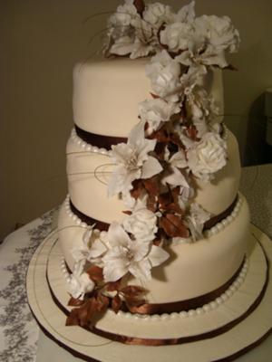 Wedding Cakes with Lilies and Roses