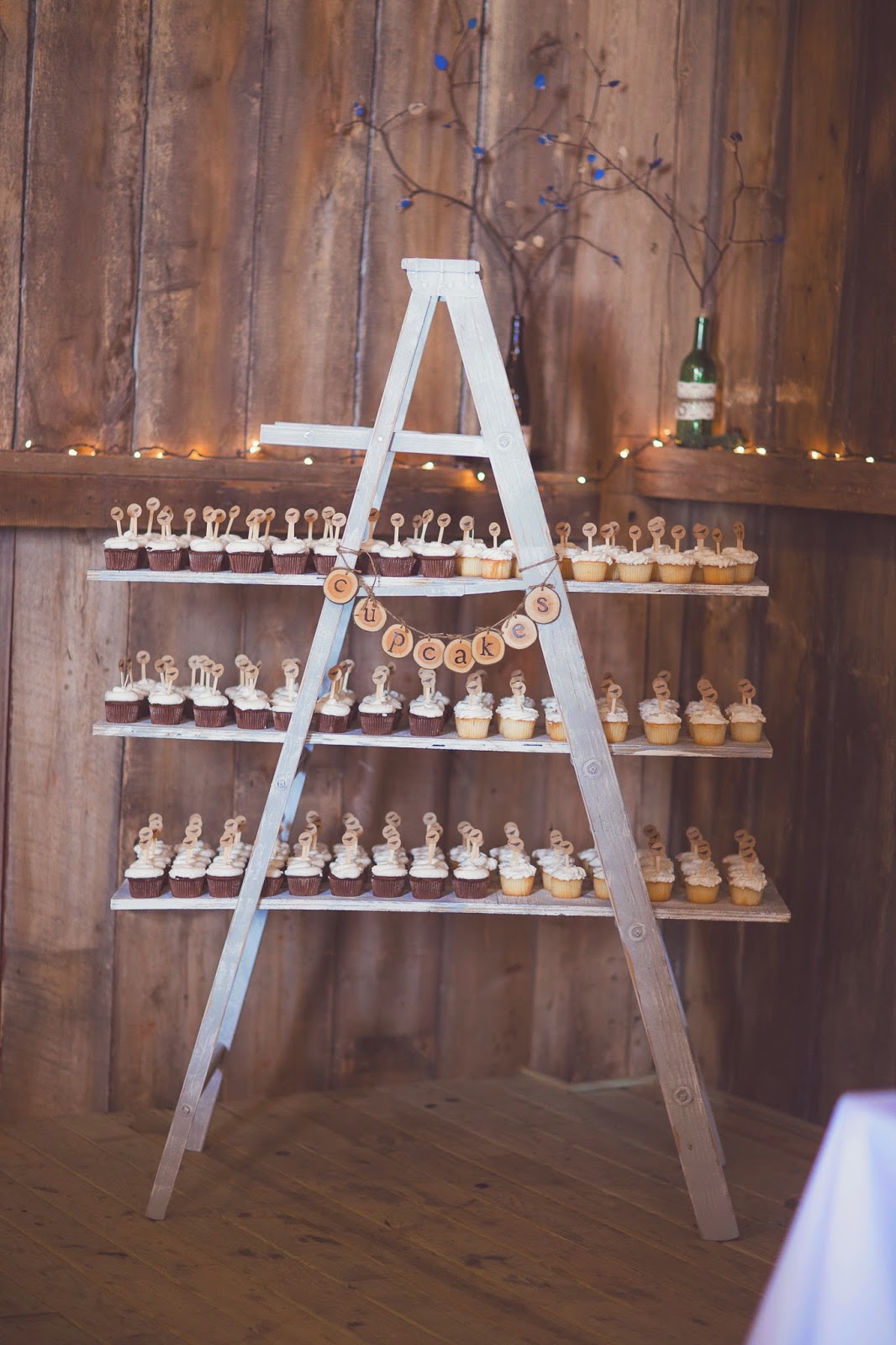 Wedding Cupcake Table Display Ideas