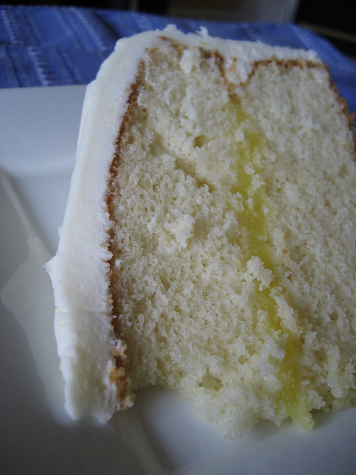 White Cake with Lemon Filling