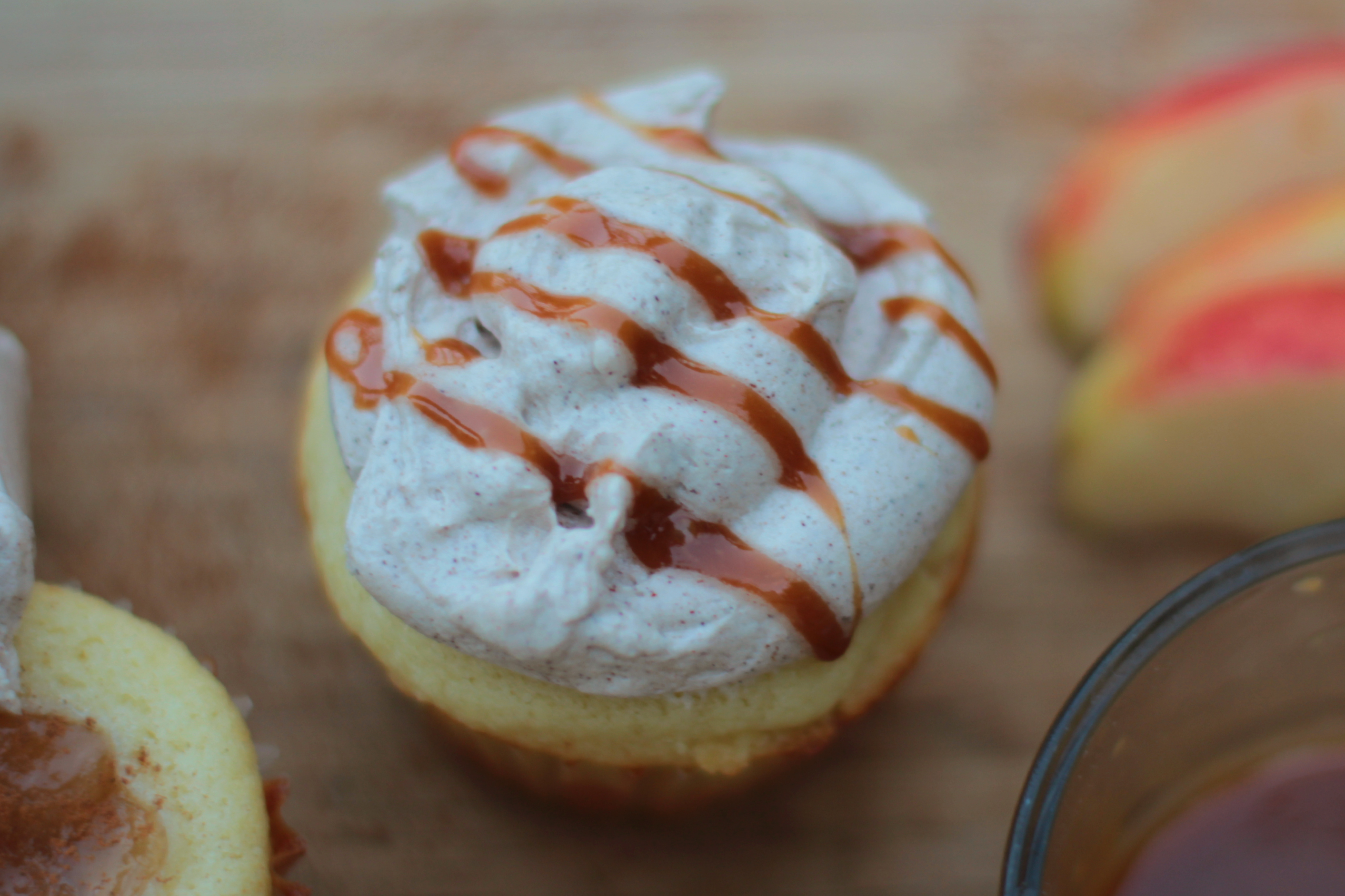 Caramel Apple Pie Cupcakes