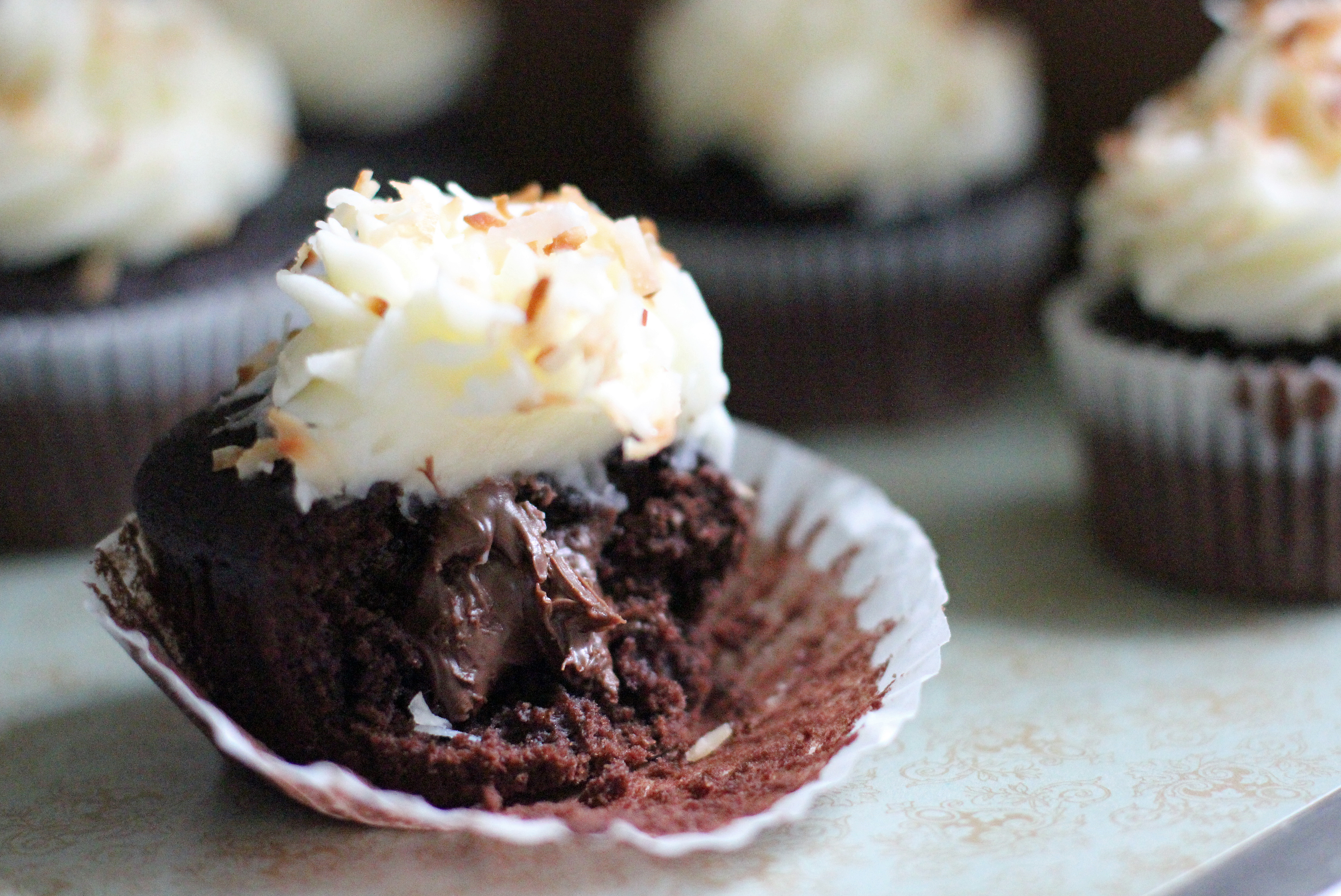 Chocolate Cupcakes with Cream Cheese Filling Chocolate Cupcakes with Cream Cheese Filling