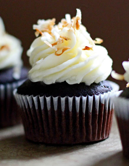 Chocolate Cupcakes with Cream Cheese Filling Chocolate Cupcakes with Cream Cheese Filling