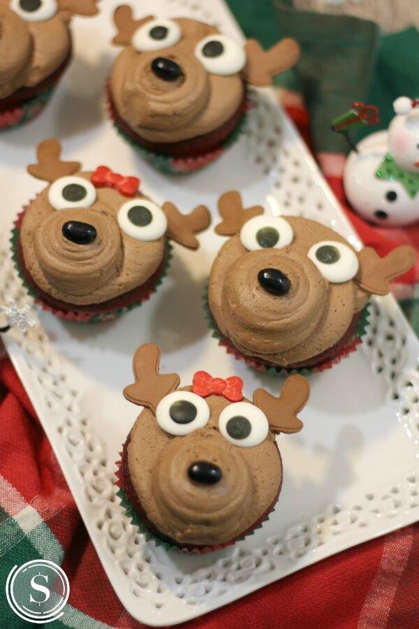 Christmas Reindeer Cupcakes Christmas Reindeer Cupcakes