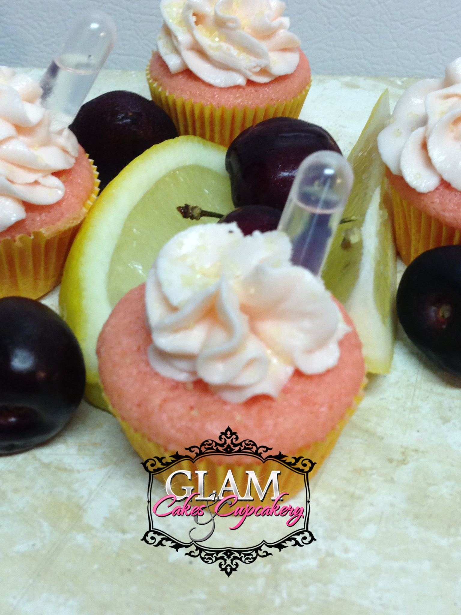 Cupcakes with Alcohol Shots Cupcakes with Alcohol Shots