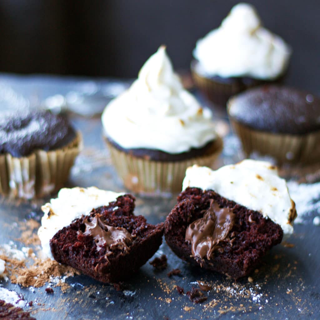 Cupcakes with Toasted Marshmallow Frosting