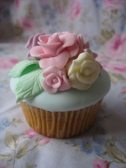 Fondant Roses Cupcakes