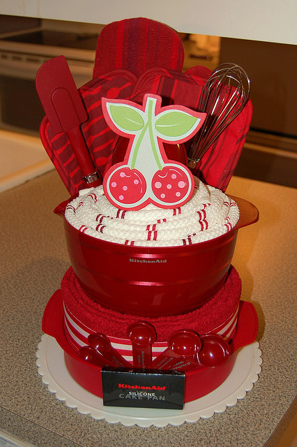 Kitchen Towel Cake Basket Idea