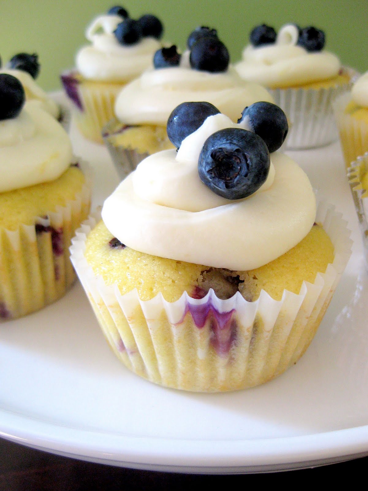 10 Photos of Blueberry Lemon Cream Cupcakes