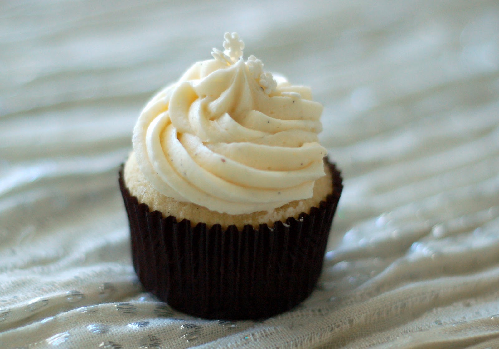 Vanilla Bean Cupcake with Buttercream