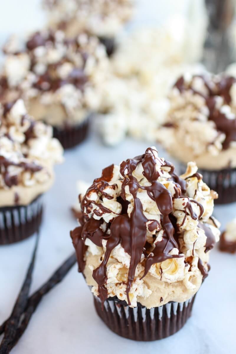 Vanilla Cupcakes with Chocolate