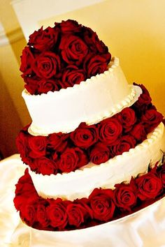 Wedding Cake White with Red Roses