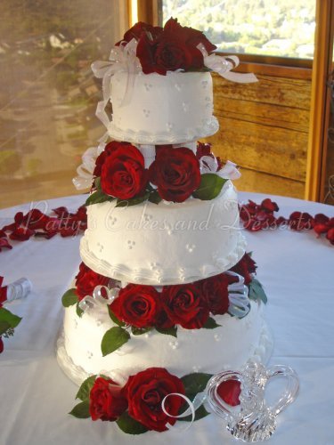 Wedding Cake with Red Roses