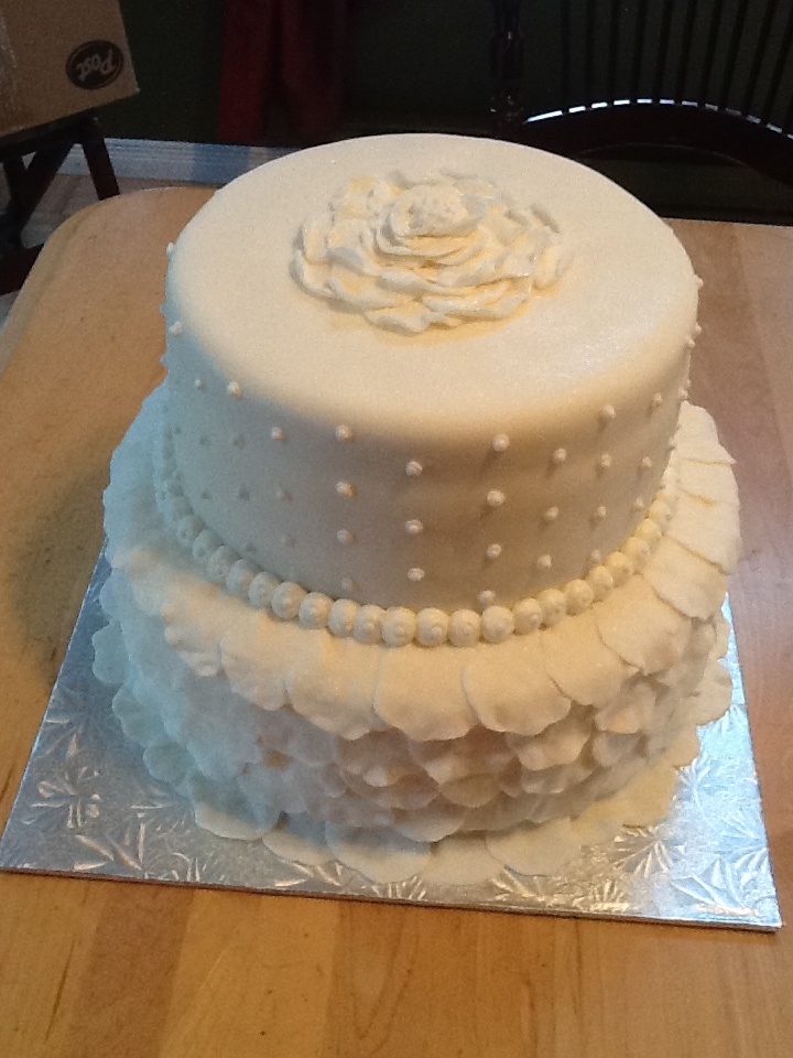 White Cake with Fondant Pearls