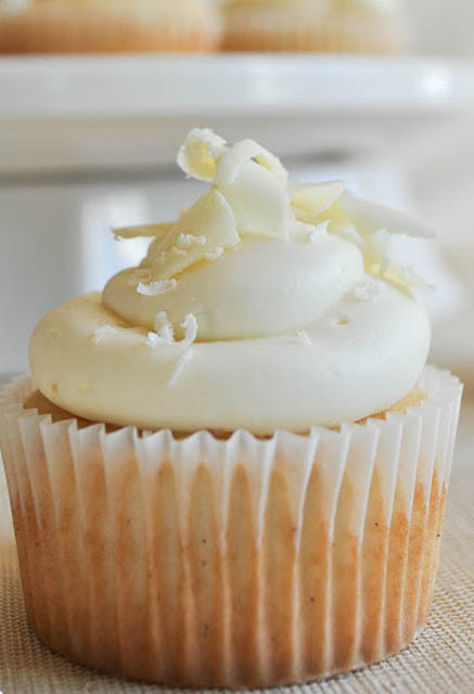 White Chocolate and Vanilla Cupcakes White Chocolate and Vanilla Cupcakes