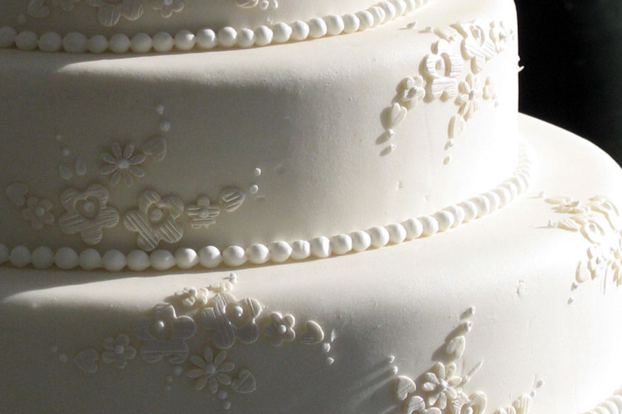 White Pearl Dust Wedding Cakes