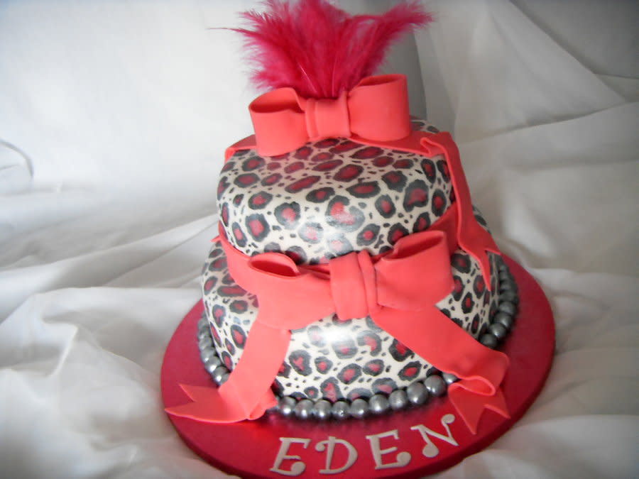 Black and Pink Leopard Print Cake