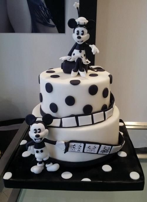 Black and White Mickey Mouse Cake Black and White Mickey Mouse Cake