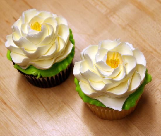 Buttercream Flowers On Cupcakes