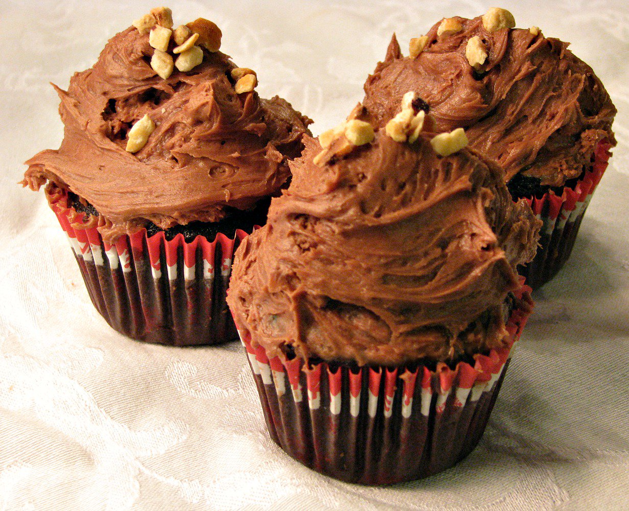 Chocolate Cupcakes with Nutella Frosting Chocolate Cupcakes with Nutella Frosting