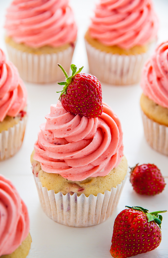 Cupcakes with Fresh Strawberries