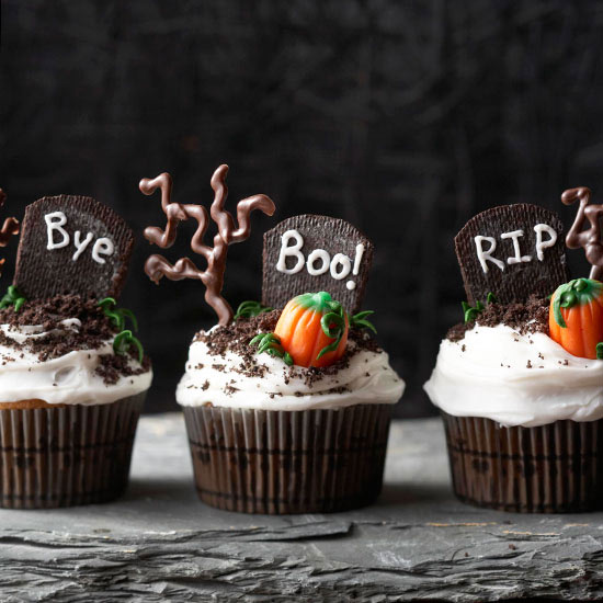 Graveyard Cupcakes Halloween Ideas